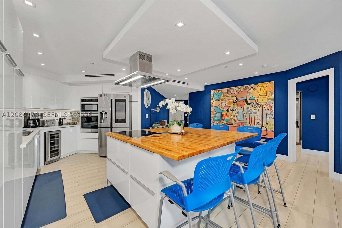Condo in Miami Beach, Florida, United States 3 - 18805659
