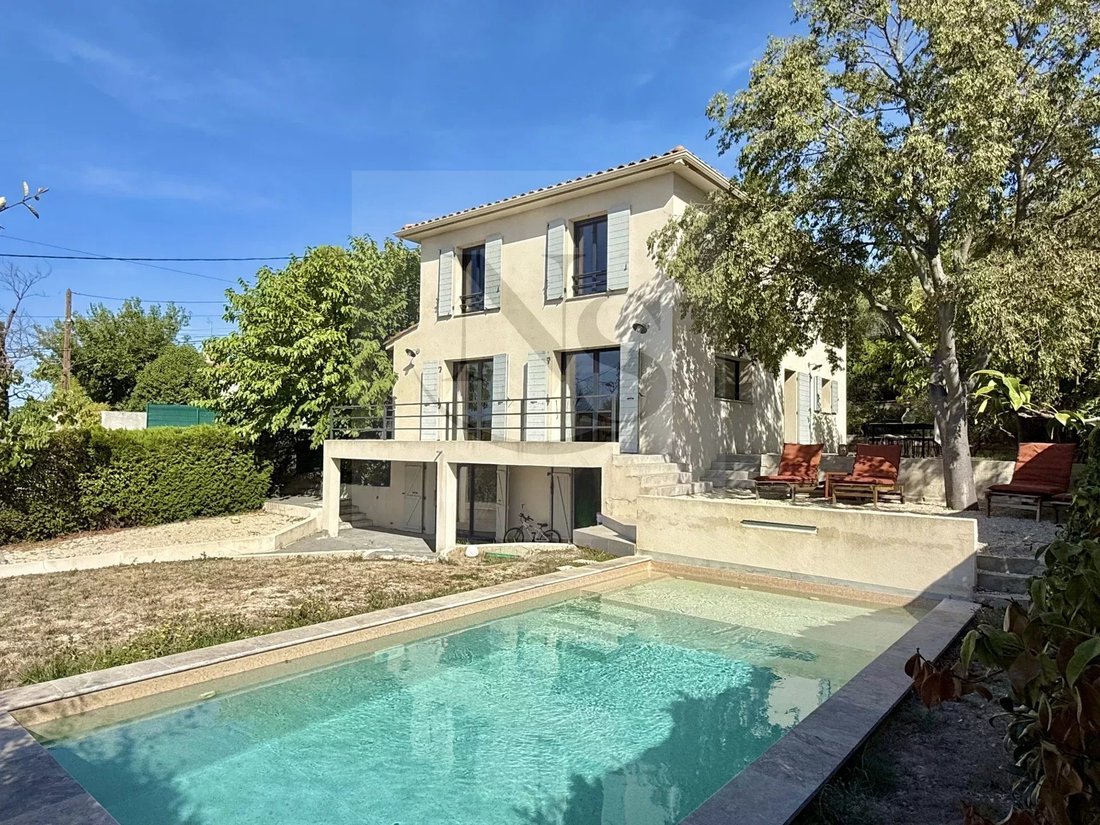 Villa in Mazarin-Opéra-Bellegarde-Mairie, Aix-en-Provence, France 1 - 18805530