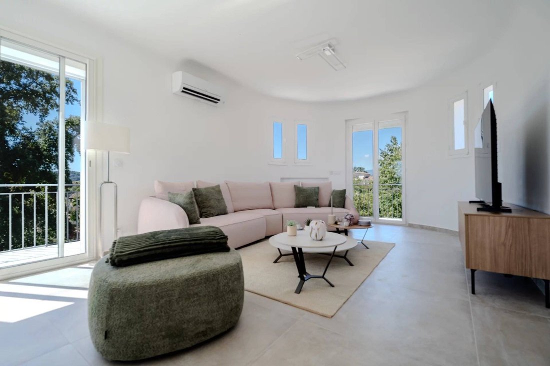 Villa in Les Cougoulins-Rastines, Antibes, Frankreich 5 - 18787721