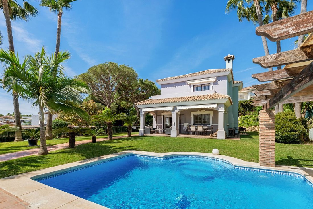 Villa en Estepona, Andalucía, España 2 - 18805660