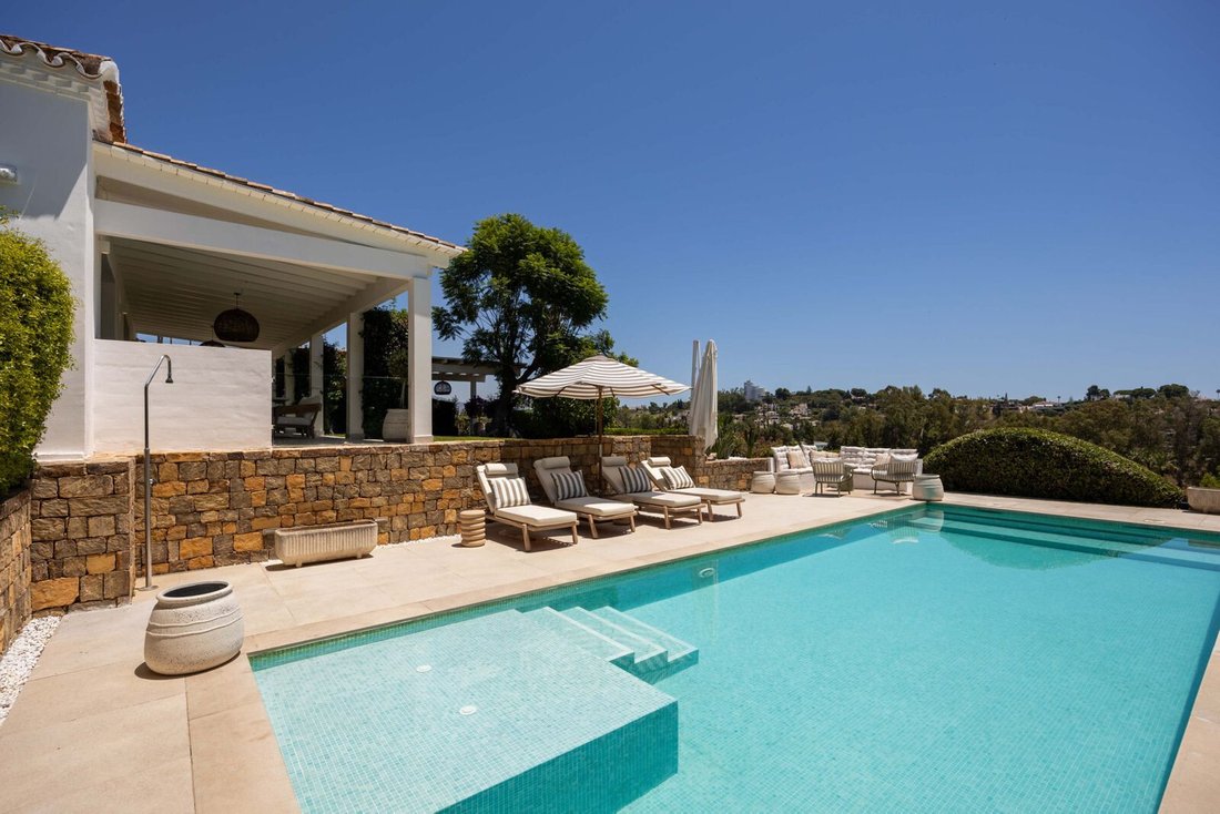 Villa en Estepona, Andalucía, España 2 - 18805701