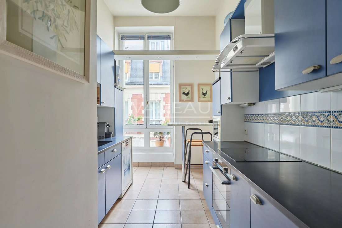 Apartment in Clichy-Trinité, Paris 9e Arrondissement, Paris 4 - 18805513
