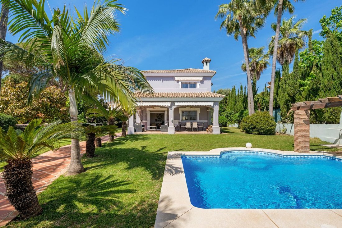 Villa en Estepona, Andalucía, España 1 - 18805660