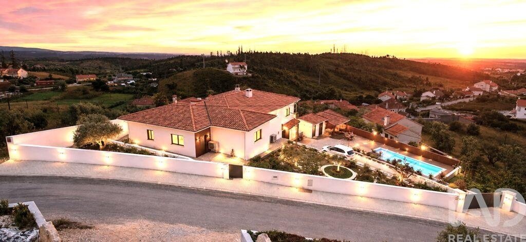 Townhouse in Colmeias e Memoria, Leiria District, Portugal 1 - 18803154
