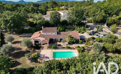 Haus in Saint-Paul-en-Forêt, Provence-Alpes-Côte d'Azur, Frankreich 1