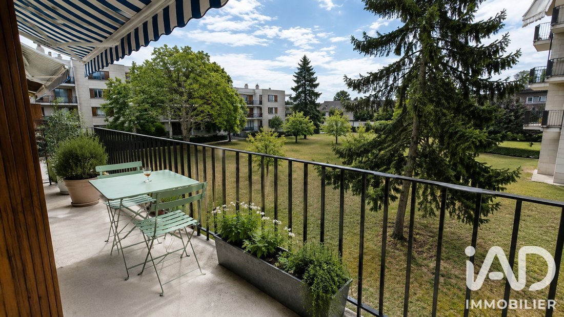 Apartment in Nord Ouest, Le Mesnil-le-Roi, France 1 - 18806774