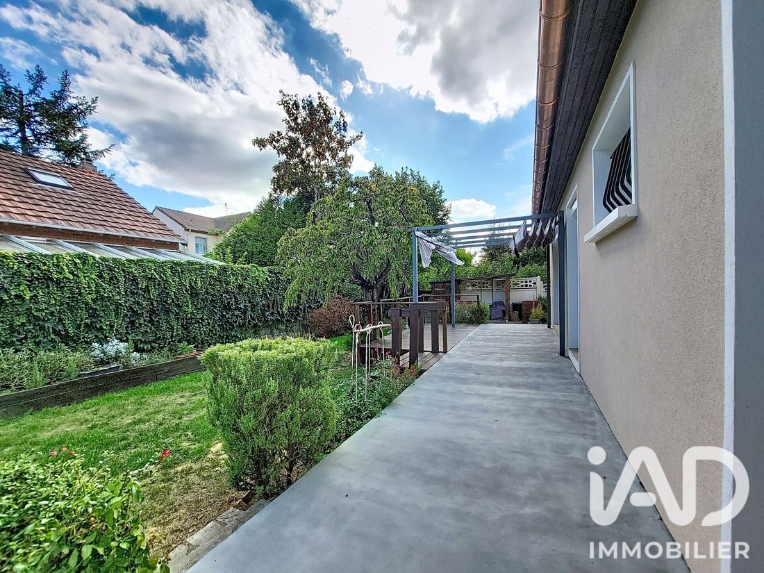 House in Le Clos, Velizy-Villacoublay, France 3 - 18806840