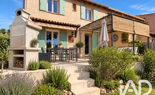 House in Ouest, Plan-de-Cuques, France 1