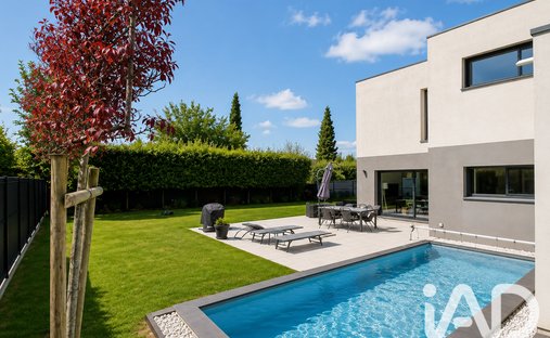 House in Saint-Saulve, Hauts-de-France, France 1