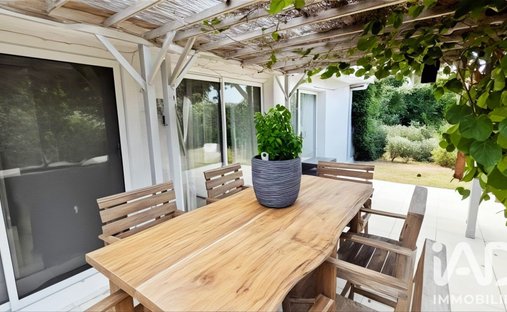 House in Nord des Jalles, Le Taillan-Médoc, France 1