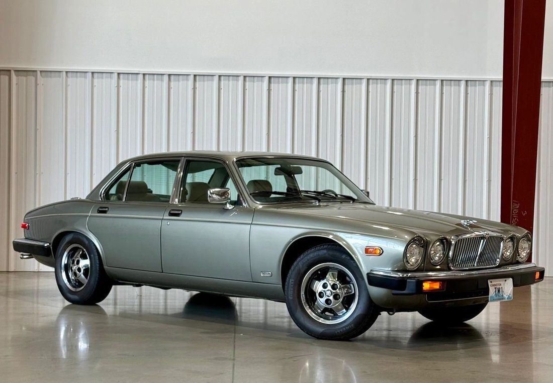 Sedan in Enumclaw, WA, United States 1 - 18805802