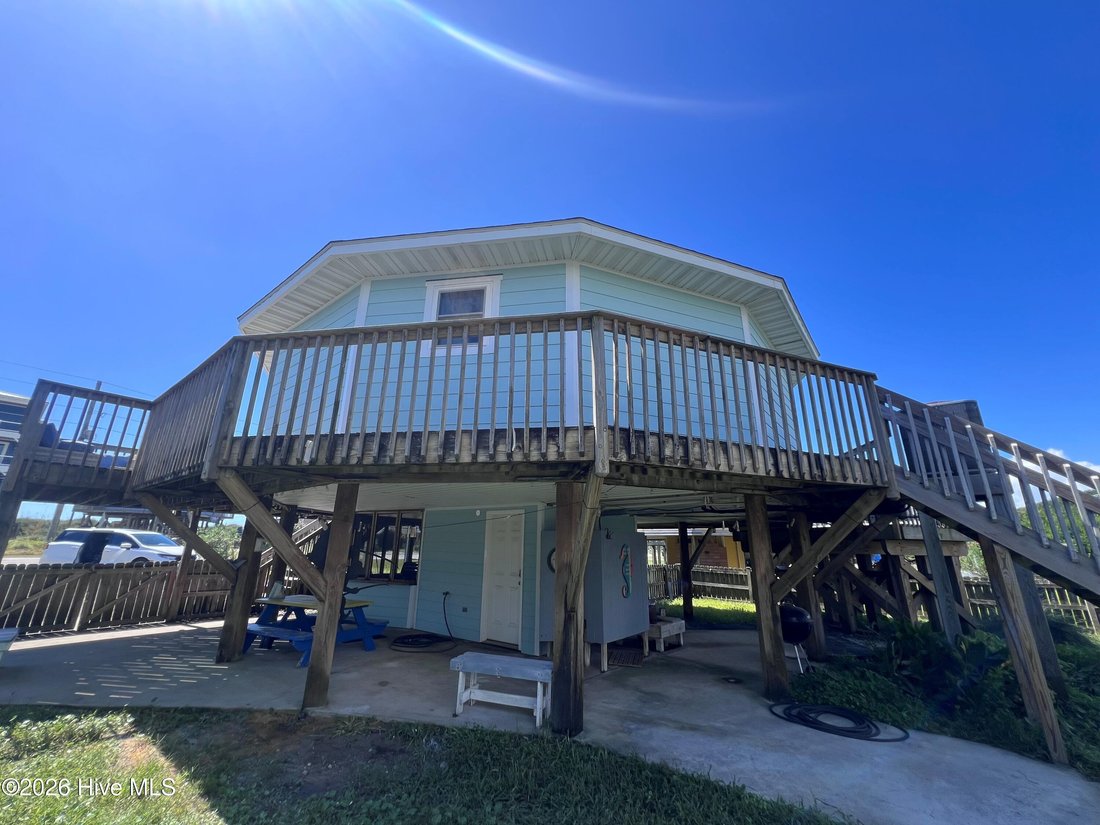 House in North Topsail Beach, North Carolina, United States 2 - 17193377