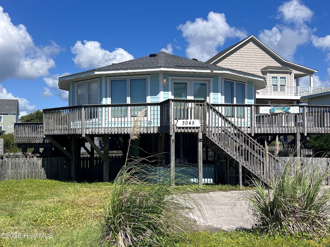 House in North Topsail Beach, North Carolina, United States 1 - 17193377