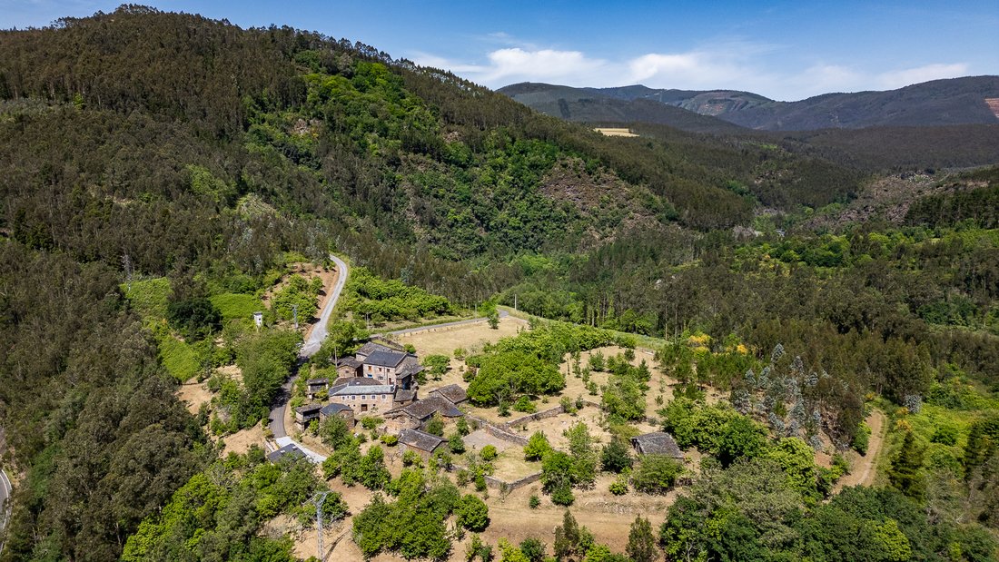 Estate in A Pontenova, Galicia, Spain 2 - 18805880