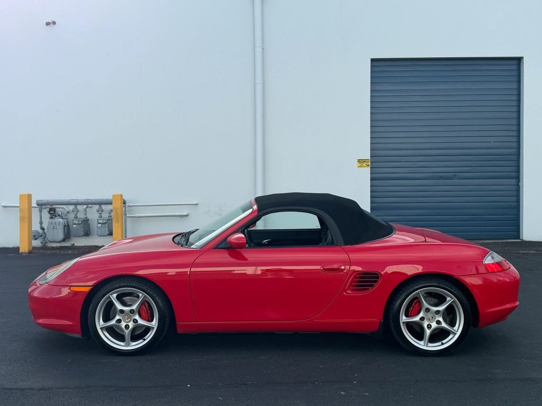 Cabriolet in Kent, WA, United States 2 - 18805785