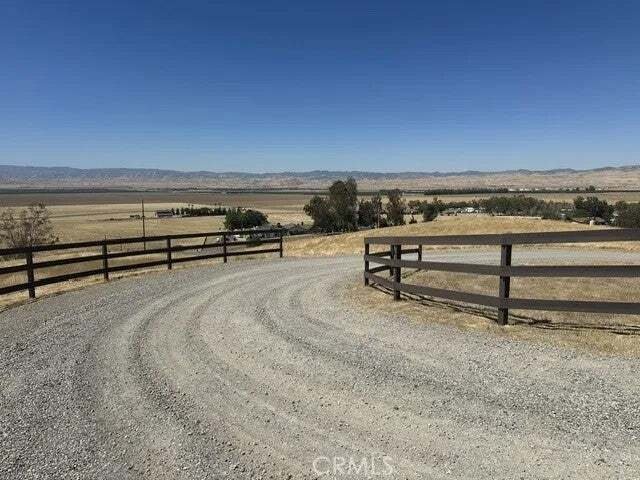 House in Coalinga, California, United States 3 - 18316100