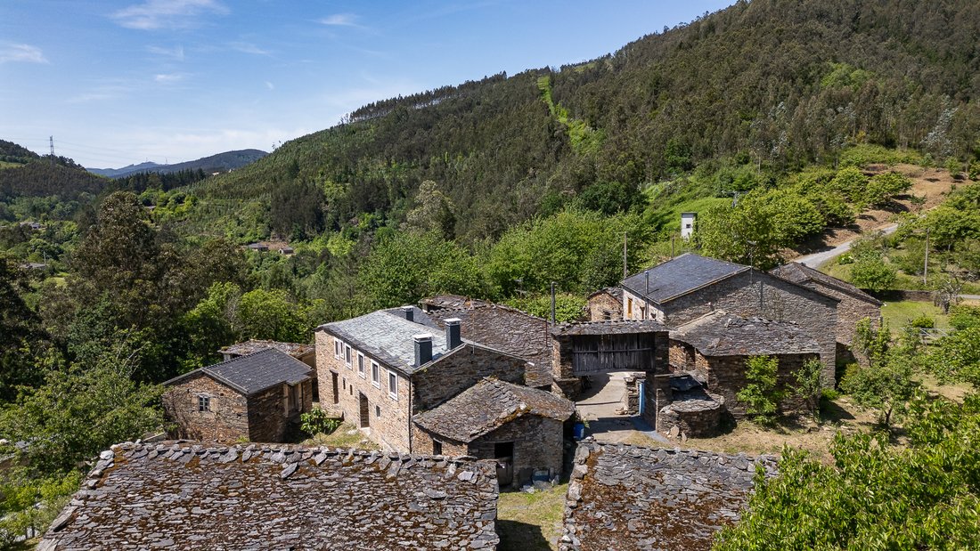 Estate in A Pontenova, Galicia, Spain 1 - 18805880