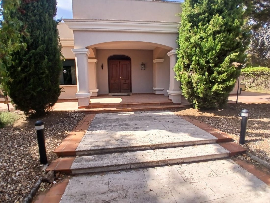 Chalet in Valdepenas, Castile-La Mancha, Spain 1 - 18806177