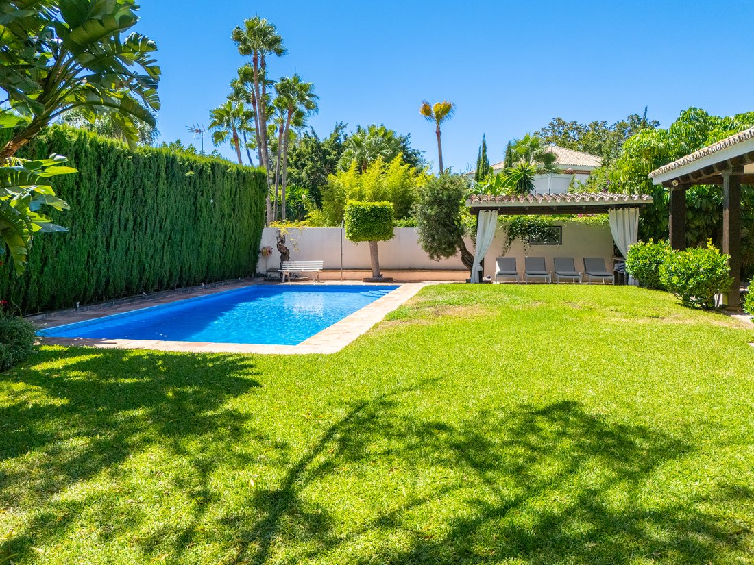 House in Guadalmina Alta, San Pedro de Alcantara, Spain 3 - 18806261