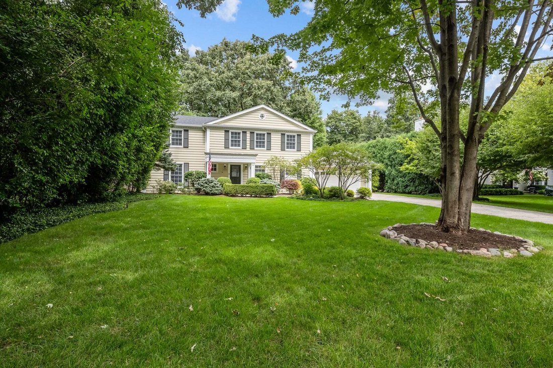 House in Lake Bluff, Illinois, United States 2 - 18808073