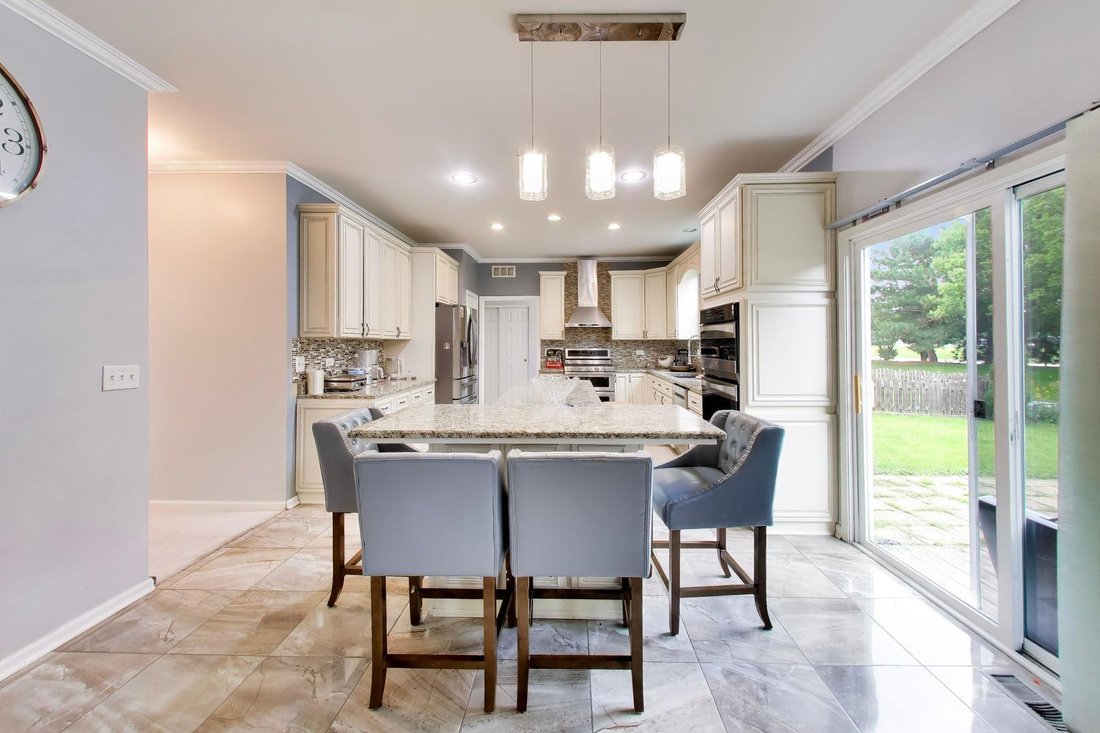 House in Bolingbrook, Illinois, United States 5 - 18808055
