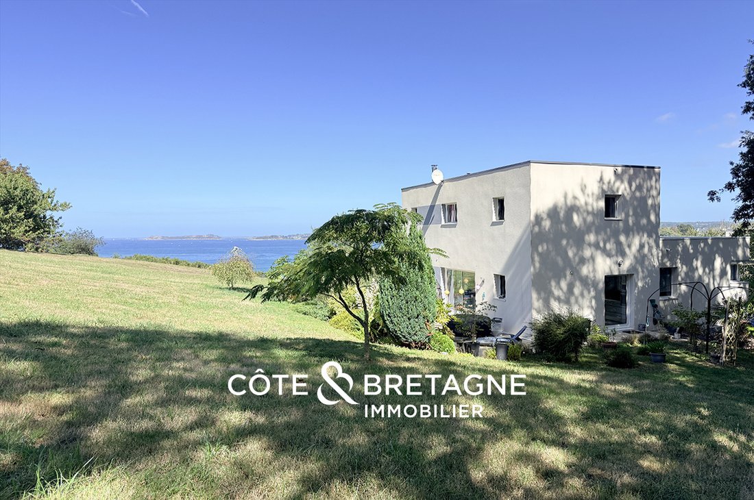 House in Tredrez-Locquemeau, Brittany, France 3 - 18808385