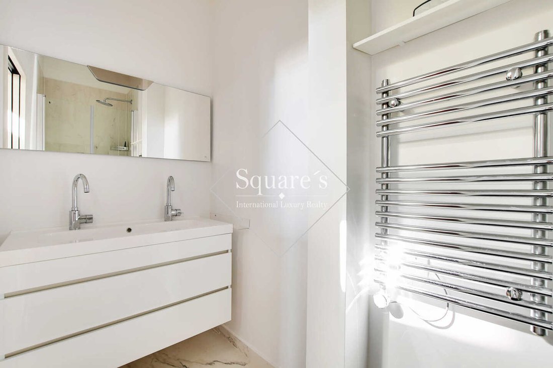 Apartment in Elysées-Madeleine, Paris 8e Arrondissement, Paris 5 - 18808723