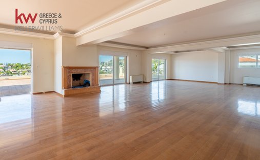 Apartment in Vouliagmeni, Attica, Greece 1