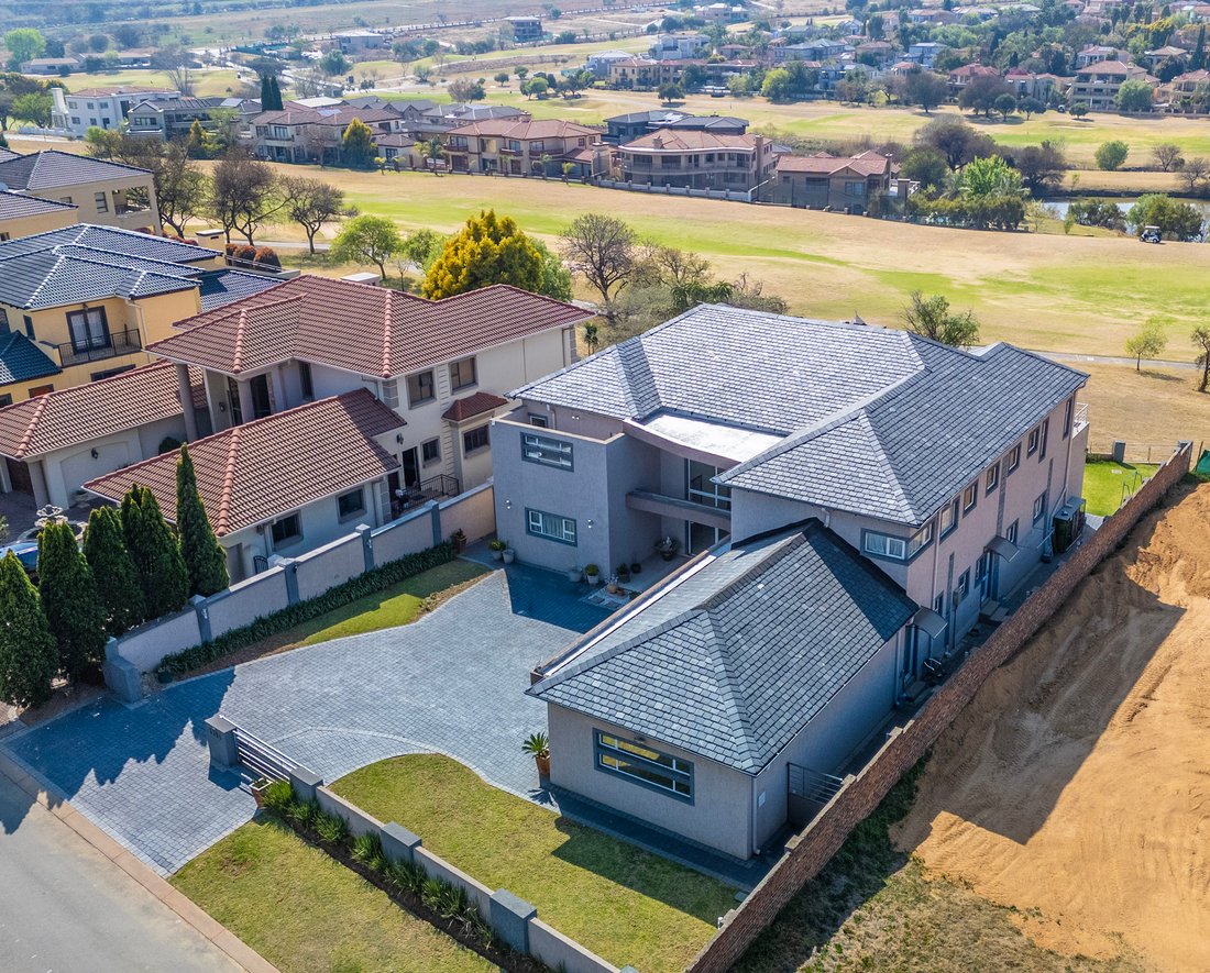 Country House in Blue Valley Golf Estate, Gauteng, South Africa 2 - 18809001