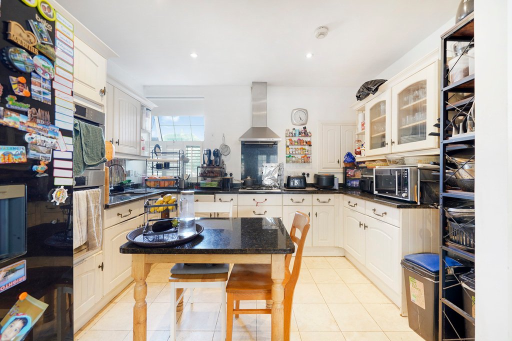 Streatham, Lambeth (Greater London), England 4 - 18808294