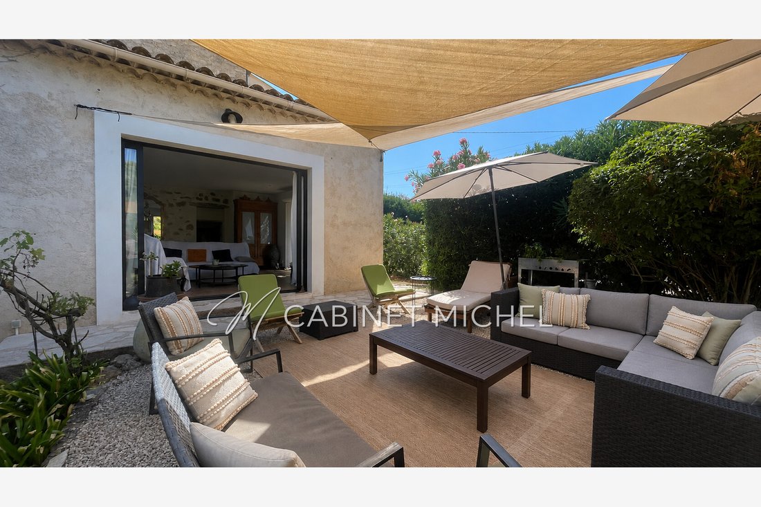 Villa in Le Rouret, Provence-Alpes-Côte d'Azur, France 5 - 18807126