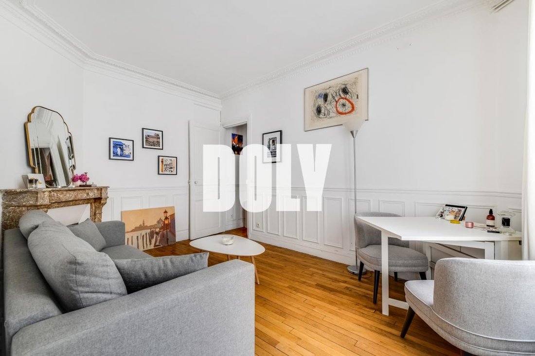 Apartment in Grandes Carrières-Clichy, Paris 18e Arrondissement, Paris 4 - 18806660