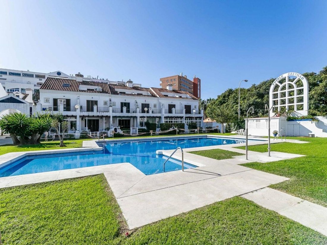 Appartamento a Fuengirola, Andalusia, Spagna 1 - 18808411