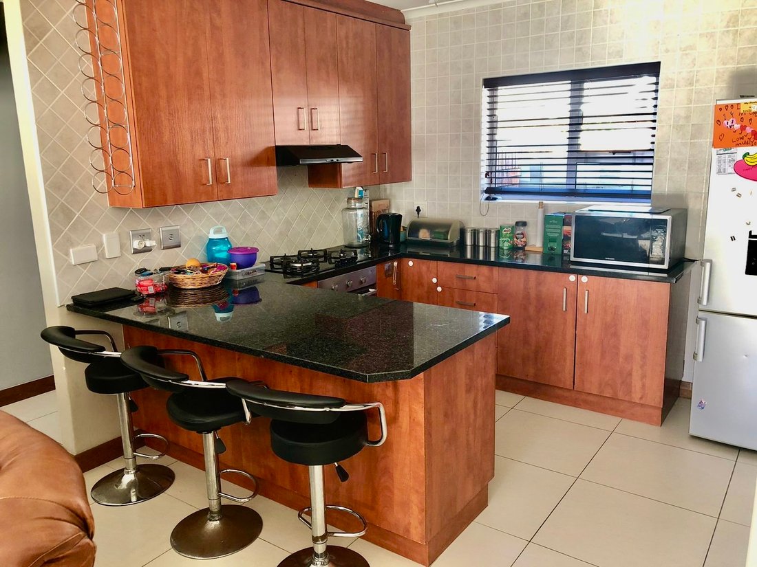 Townhouse in Sherwood, Rowallan Park, Eastern Cape 4 - 18807507