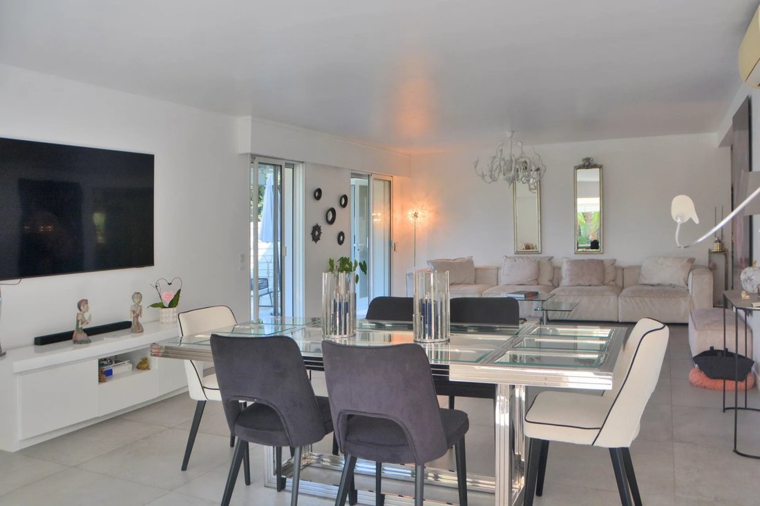 Apartamento en Mougins, Provenza-Alpes-Costa Azul, Francia 3 - 18807088