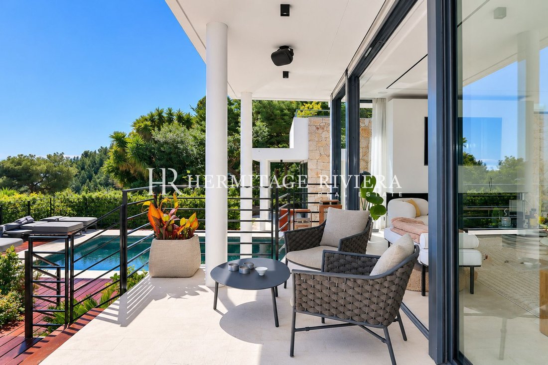 Villa in Èze, Provence-Alpes-Côte d'Azur, France 4 - 18807038