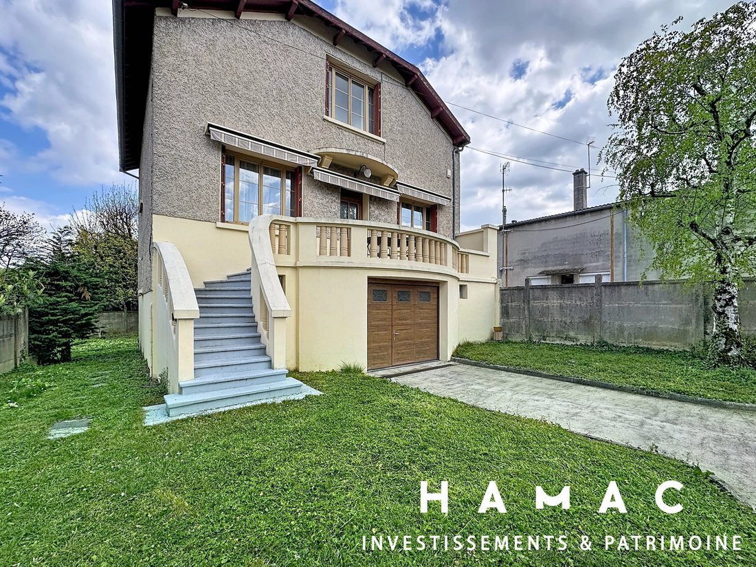 Maison à Bron, Auvergne-Rhône-Alpes, France 1 - 17673556
