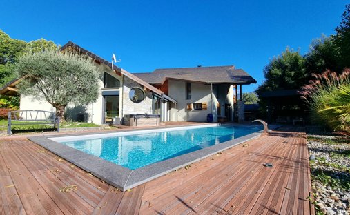 Villa in Verrens-Arvey, Auvergne-Rhône-Alpes, France 1