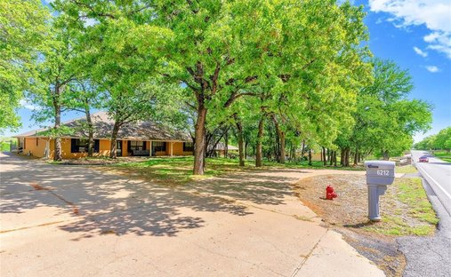 House in Granbury, Texas, United States 1