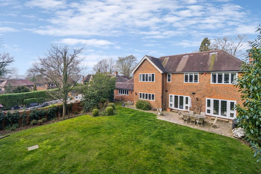 House in Chalfont Saint Peter, England 1 - 17494041