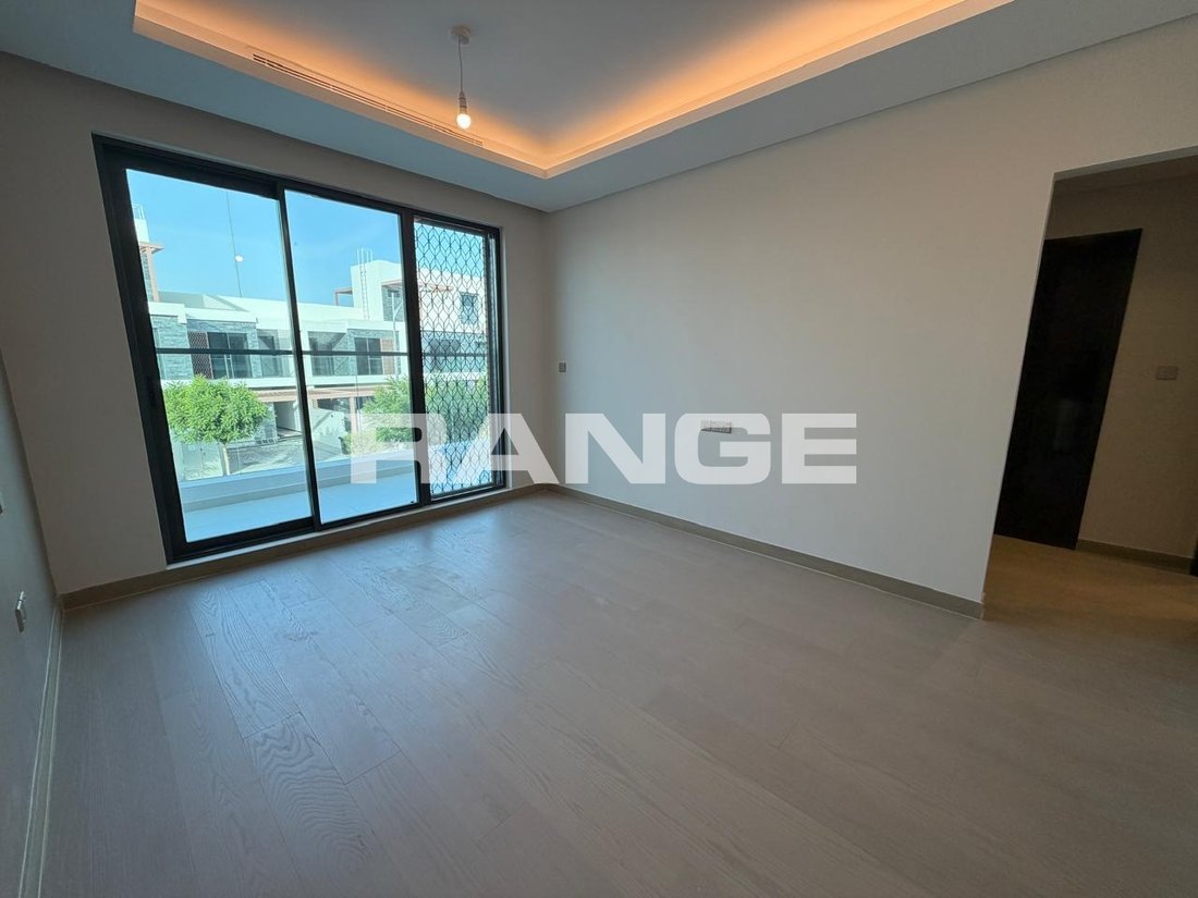Townhouse in Damac Hills, Dubai, United Arab Emirates 2 - 18807245