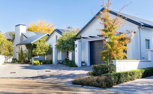 Estate in Lemoenkloof, Western Cape, South Africa 1