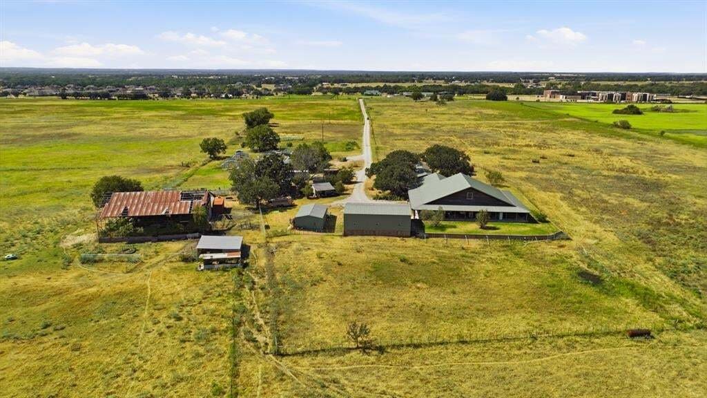 Farm Ranch in Weatherford, Texas, United States 2 - 18057383