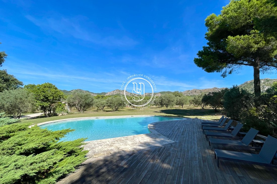 Villa in Les Baux-de-Provence, Provence-Alpes-Côte d'Azur, France 5 - 18807141