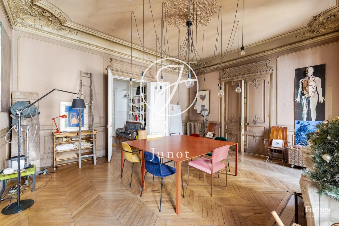 Apartment in Clichy-Trinité, Paris 9e Arrondissement, Paris 3 - 18807099