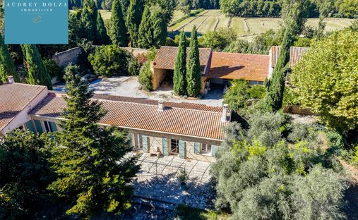 Castle in Bel Air-Jasse des Bernades La Crau-Les Barettes, Salon-de-Provence, France 1
