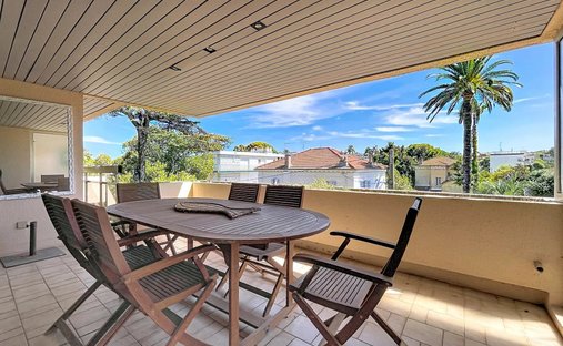 Wohnung in De-Gaulle-Platz, Antibes, Frankreich 1