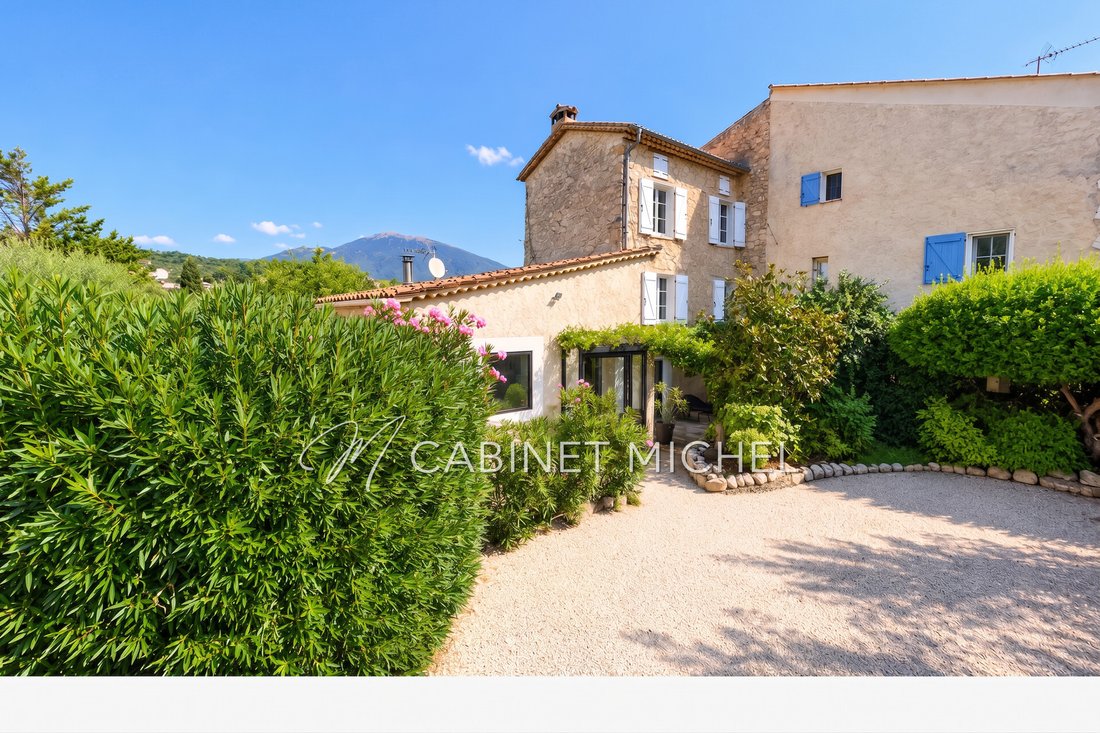 Villa in Le Rouret, Provence-Alpes-Côte d'Azur, France 2 - 18807126
