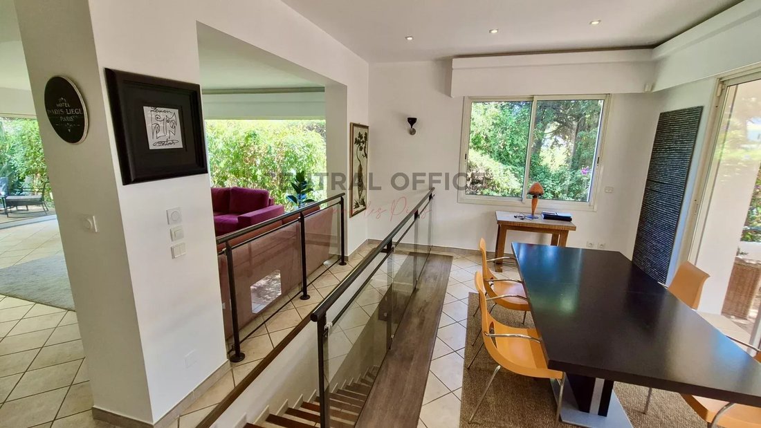 House in Fontmerle, Antibes, France 4 - 18808636