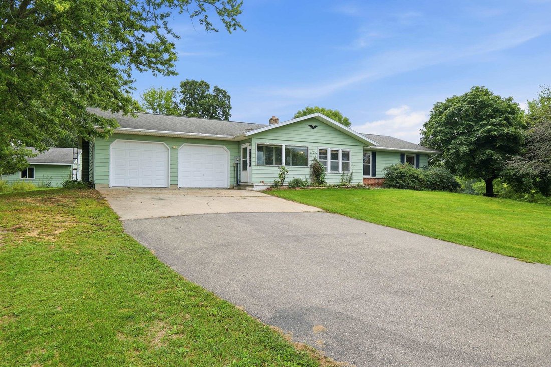 House in Pardeeville, Wisconsin, United States 2 - 18807716